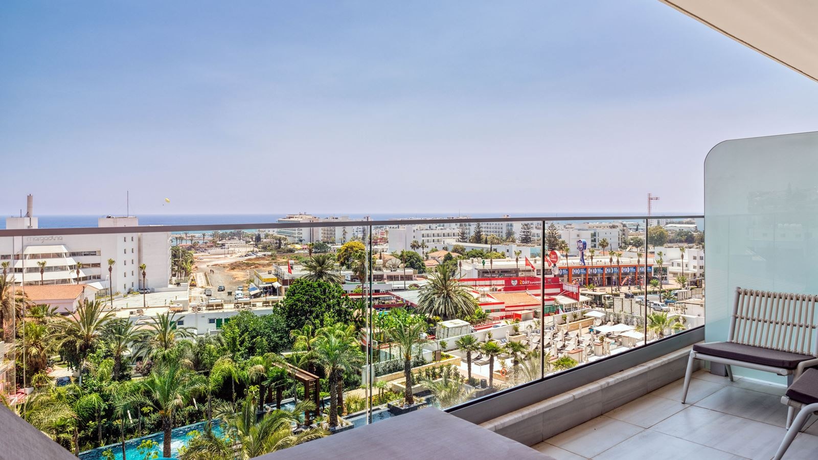 rooms-superior-room-pool--garden-view