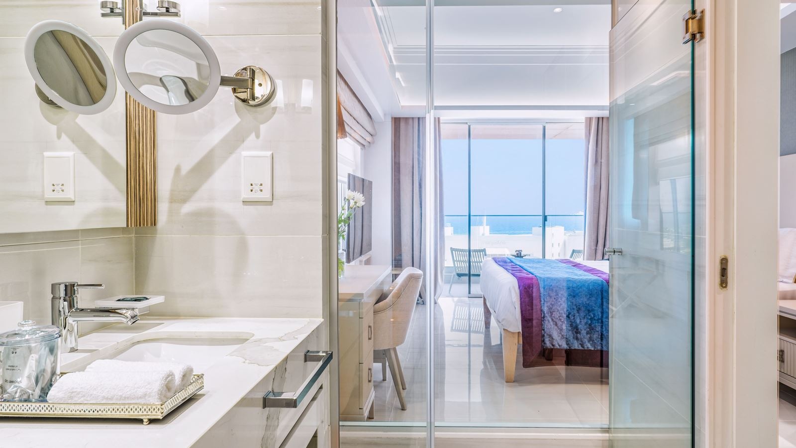 rooms-superior-room-pool--garden-view