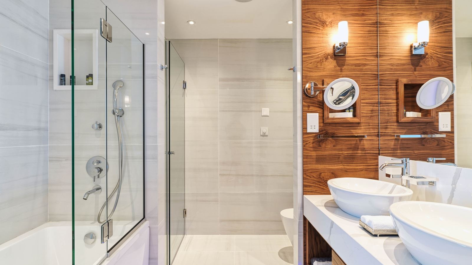 rooms-junior-suite-pool--garden-view