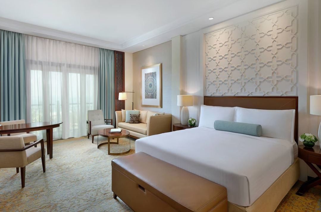 rooms-club-garden-king