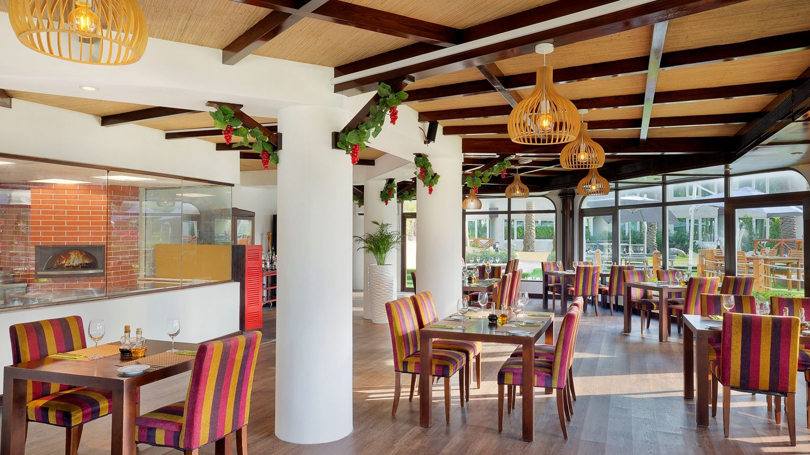 restaurants-lucianos-italian-restaurant