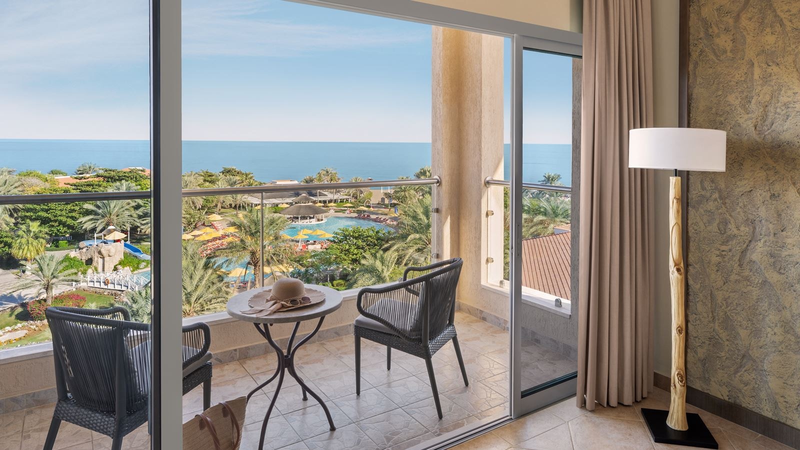 rooms-ocean-view-1-bedroom-suite-w-balcony