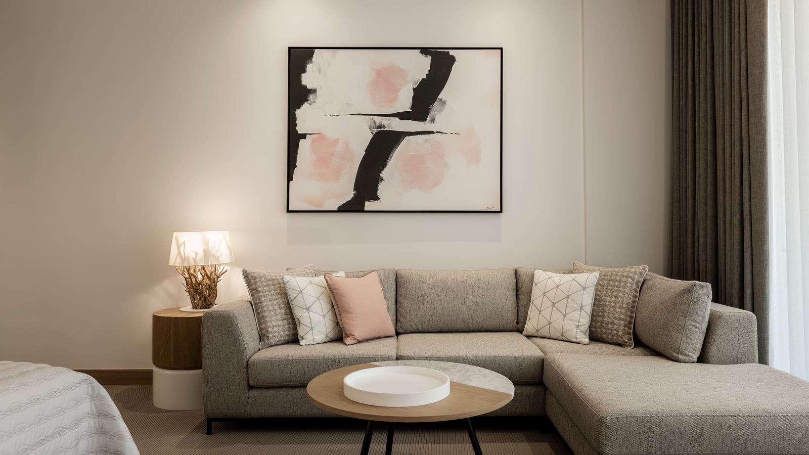 rooms-tower-royal-club-room-jbr-view