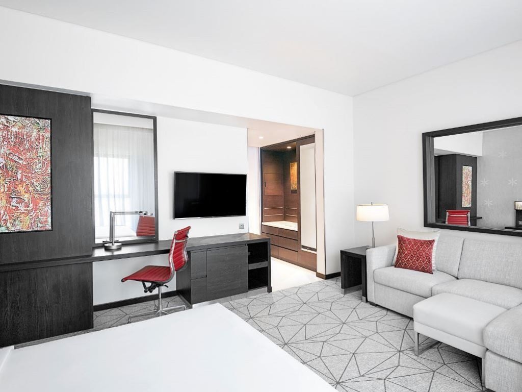 rooms-pool-view-room-king--twin