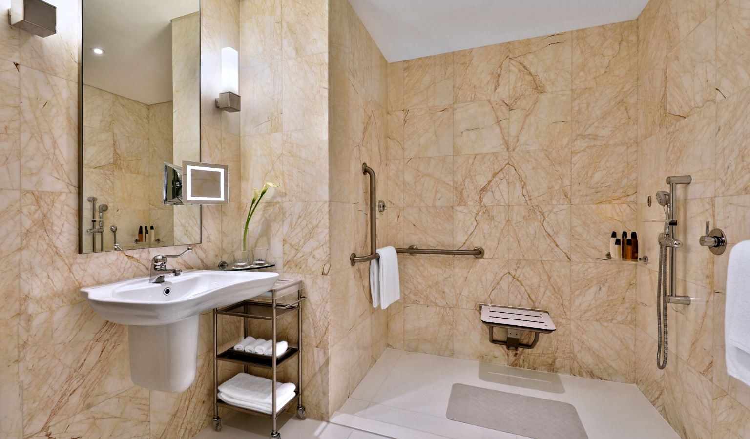 rooms-premier-family-room--with-sea-view