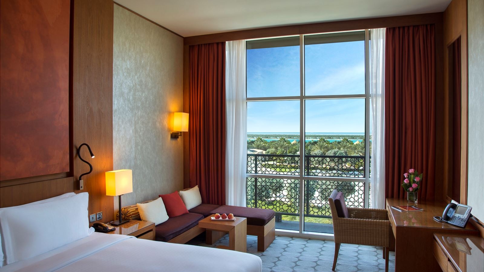 rooms-plaza-view-room