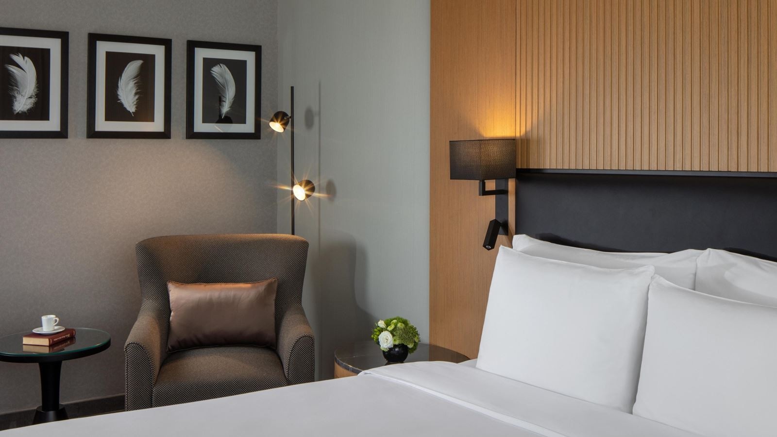 rooms-deluxe-room-with-balcony