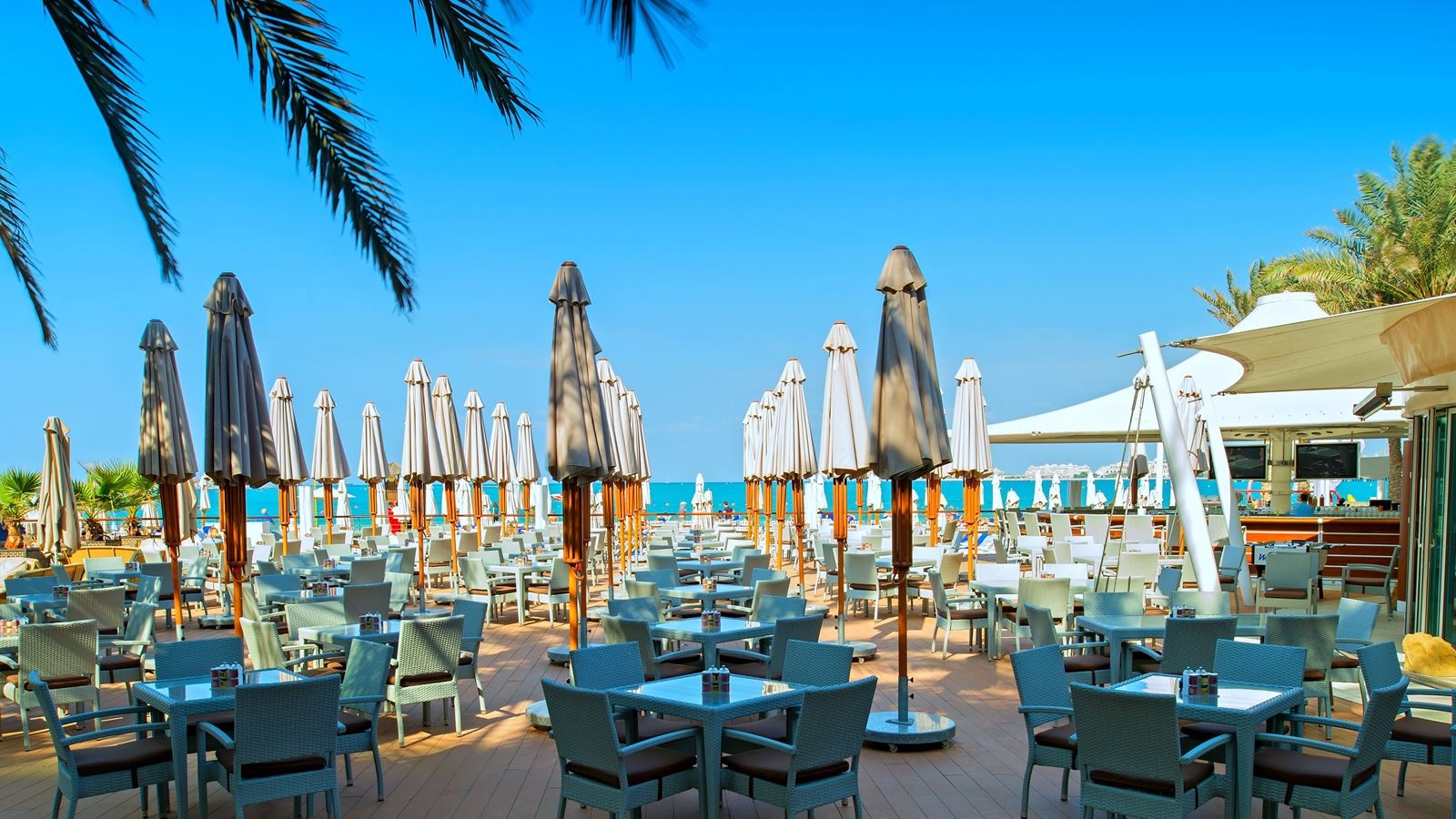 restaurants-wavebreaker