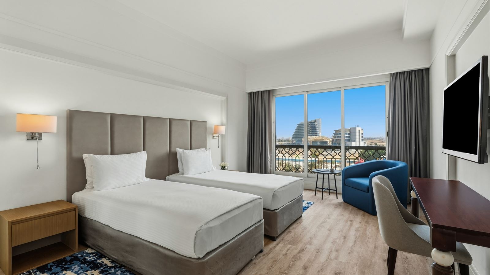 rooms-two-bedroom-family-suite-poolsea