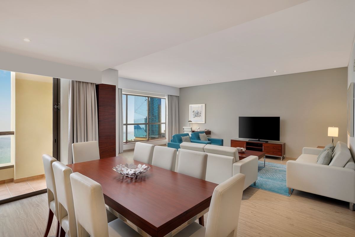 rooms-three-bedroom-family-suite-sea-view-with-balcony