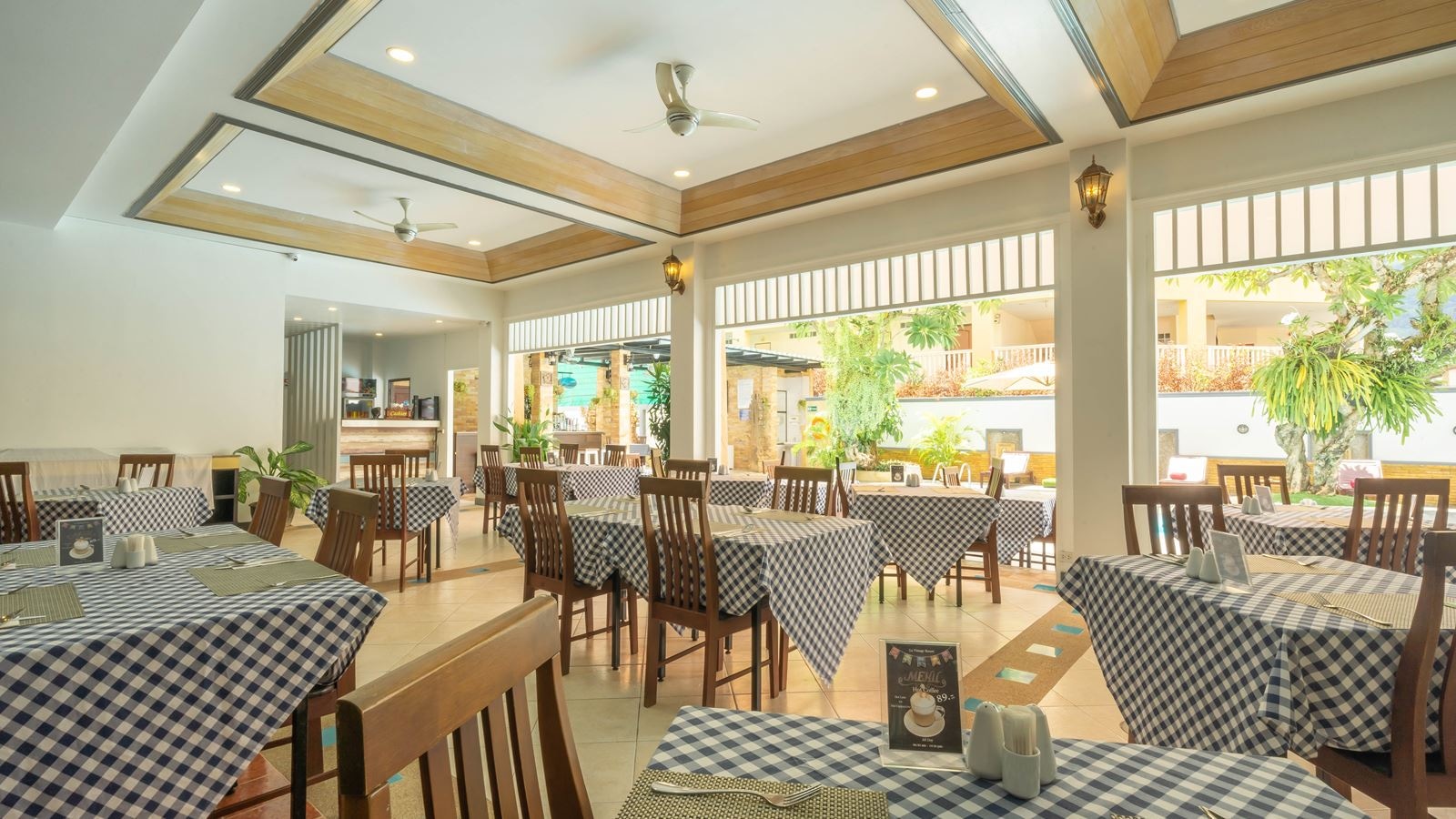 restaurants-parichart-restaurant