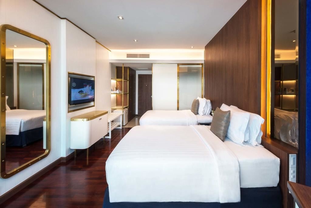 rooms-cruise-execetive-club-lounge-room