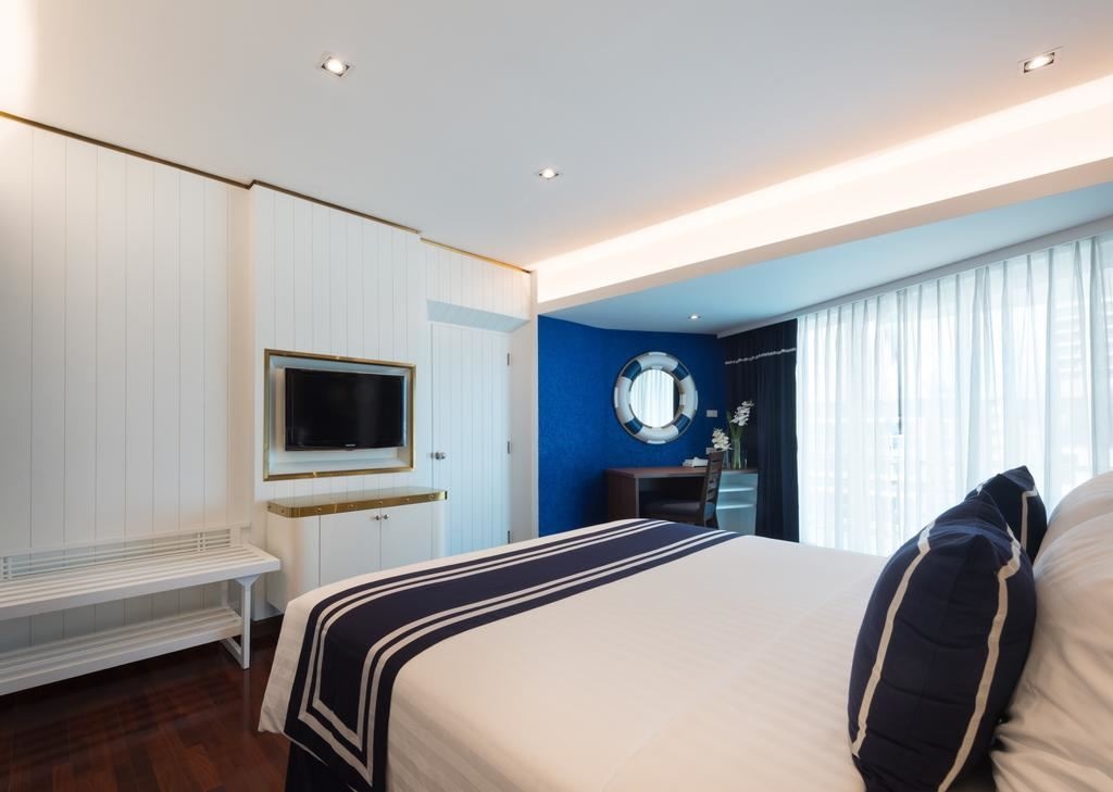 rooms-cruise-execetive-club-lounge-room