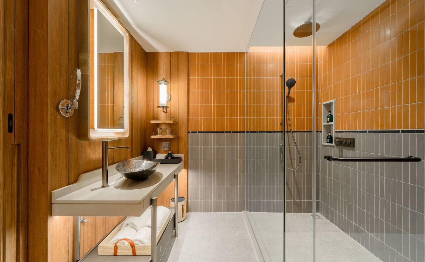 rooms-premium-explorer-king