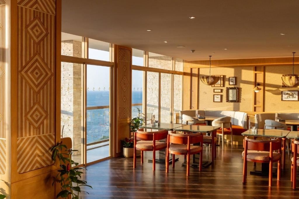 restaurants-restaurants