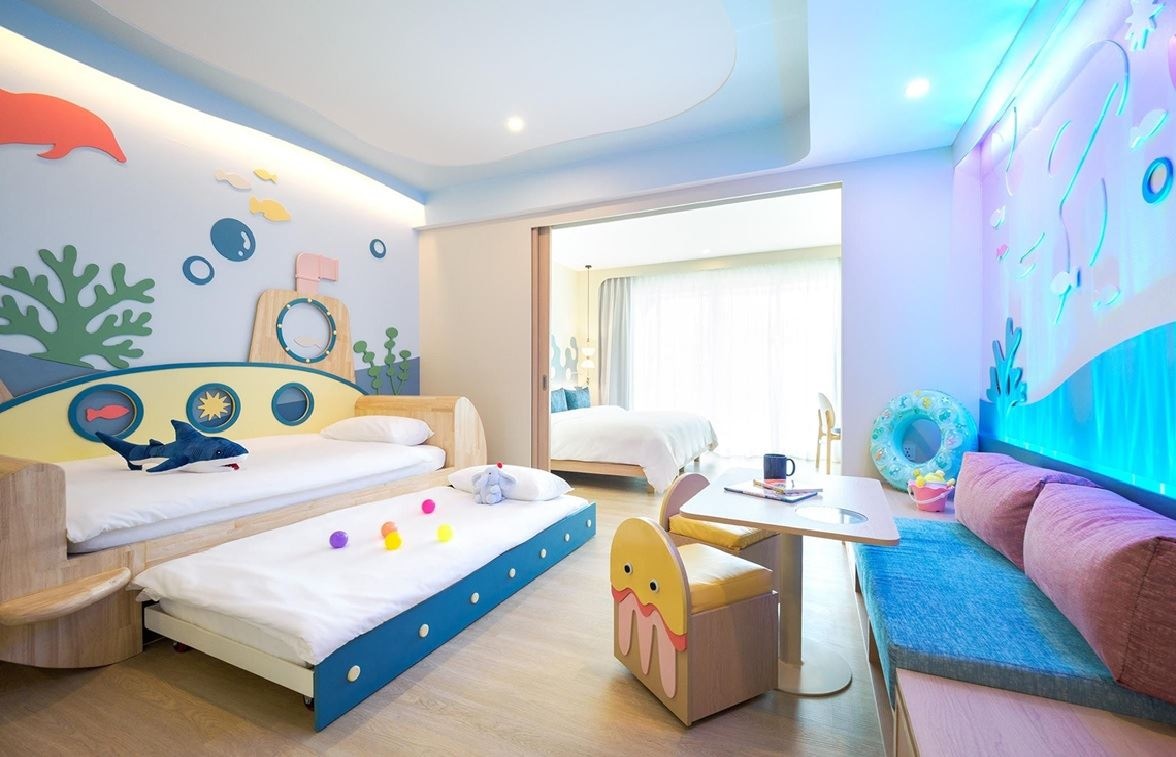 rooms-family-room-vhari-wing