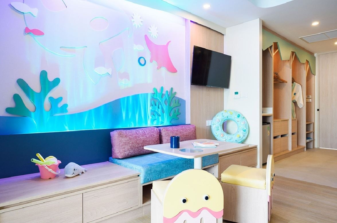 rooms-pool-access-family-vhari-wing