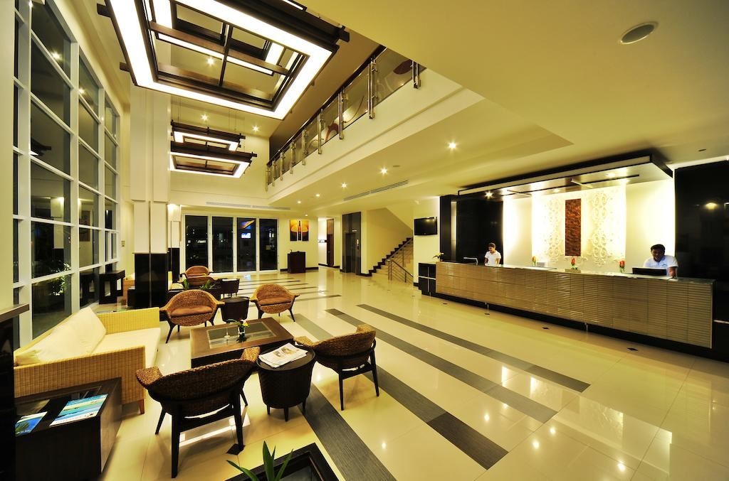 restaurants-pool-side-restaurant