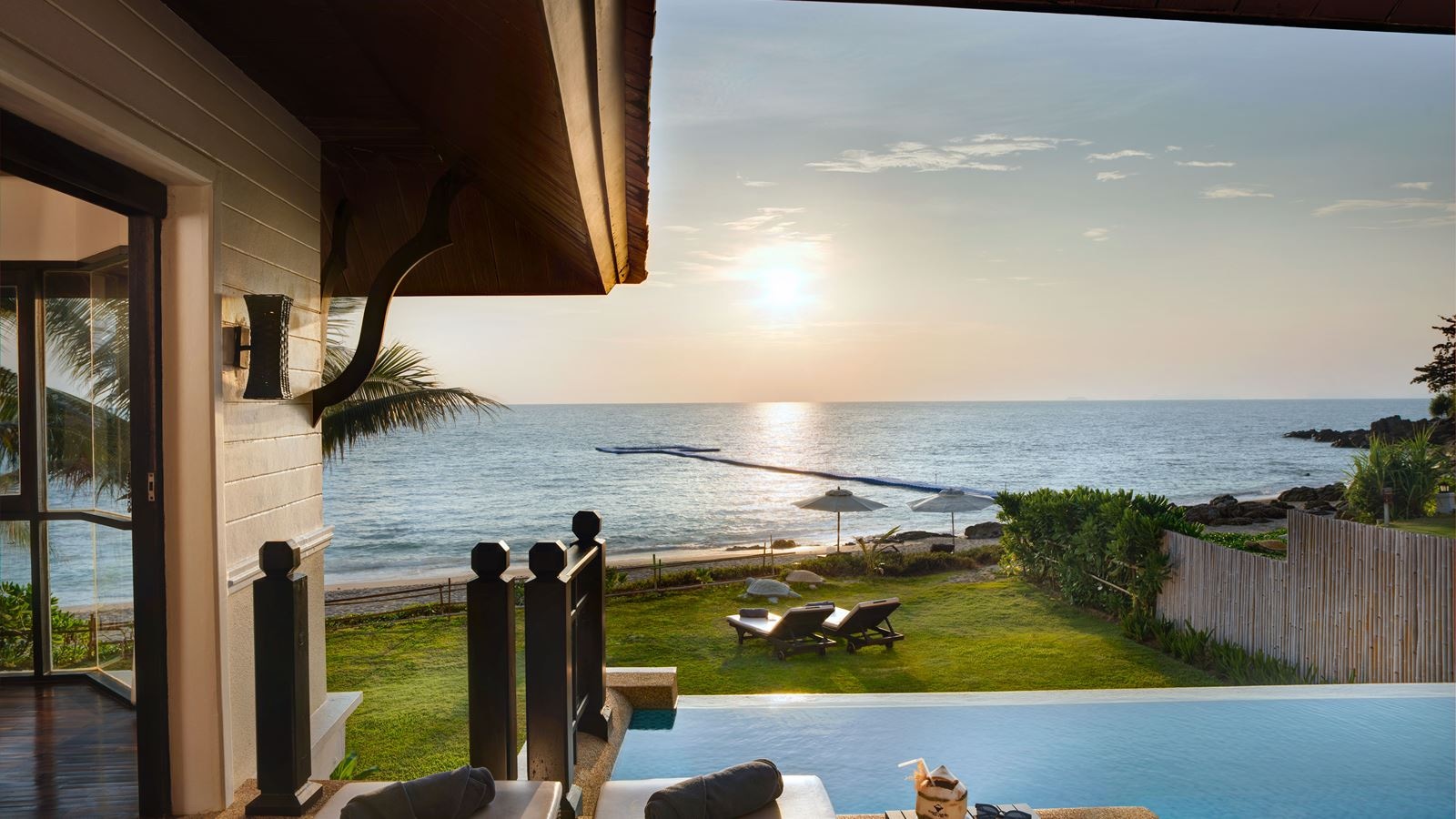 rooms-beachfront-pool-villa