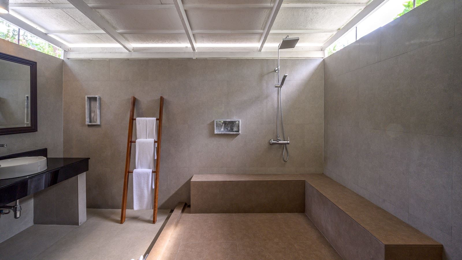 rooms-tropical-garden-view