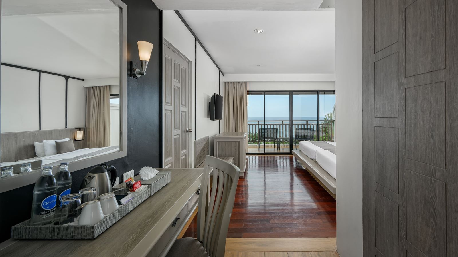 rooms-deluxe-seaview