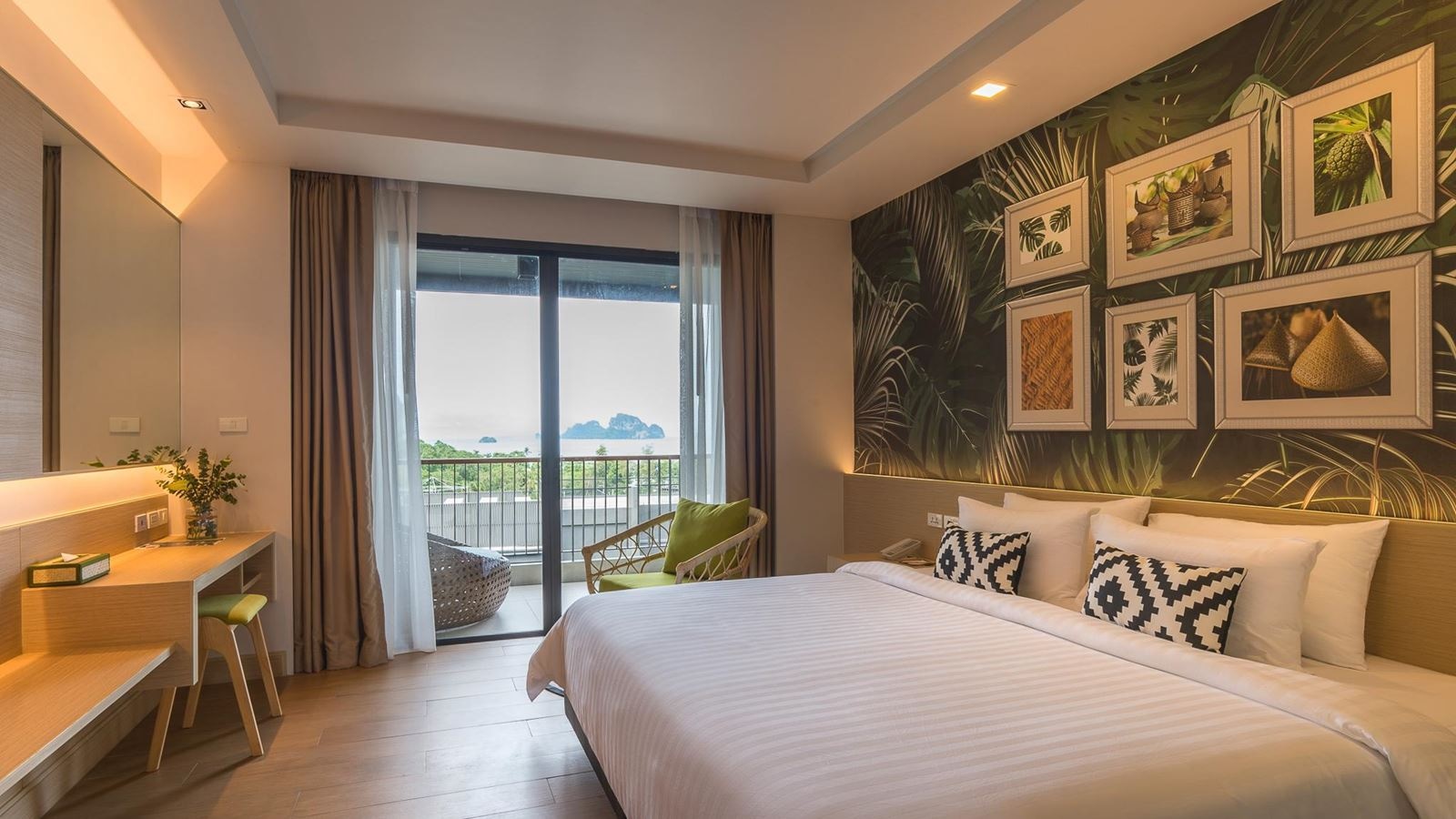rooms-deluxe-seaview-room