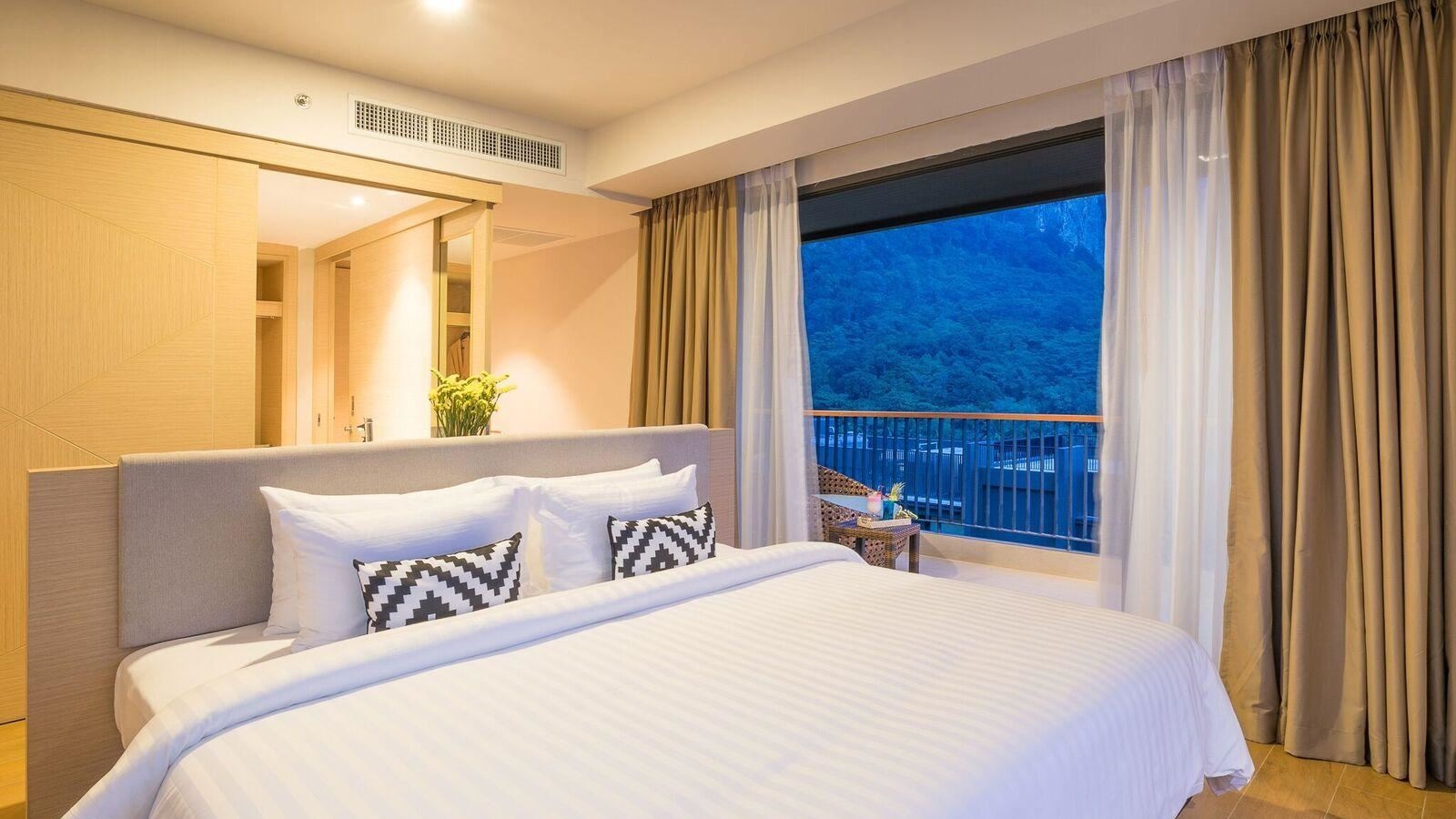 rooms-deluxe-seaview-with-outdoor-bathtub