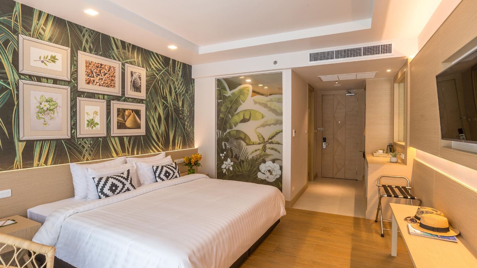 rooms-deluxe-pool-access