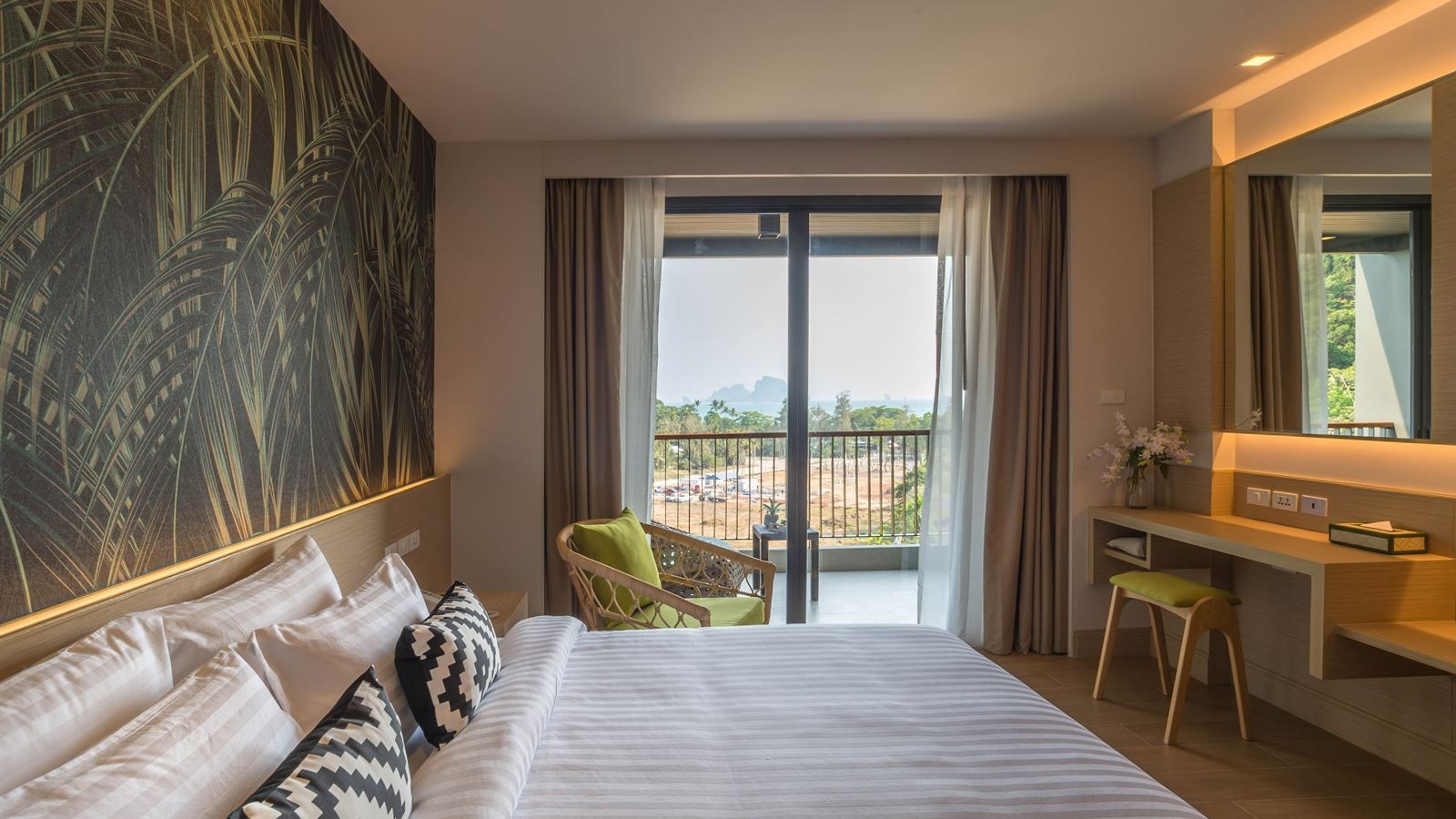 rooms-deluxe-cliff-view-room