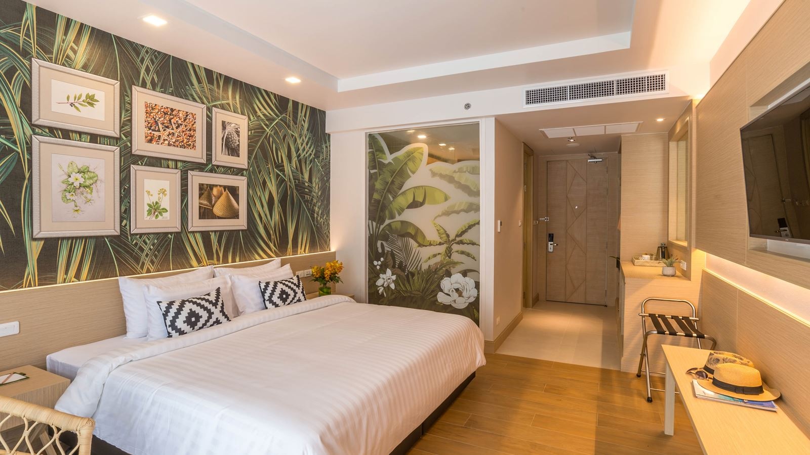 rooms-deluxe-seaview-room