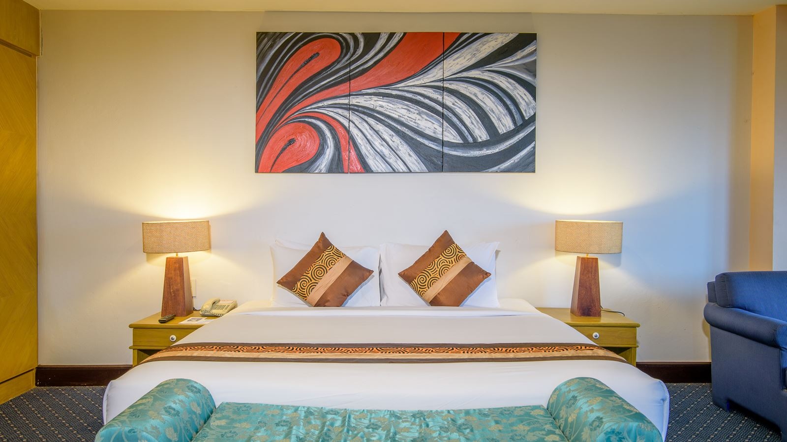 rooms-executive-ocean-view-suite