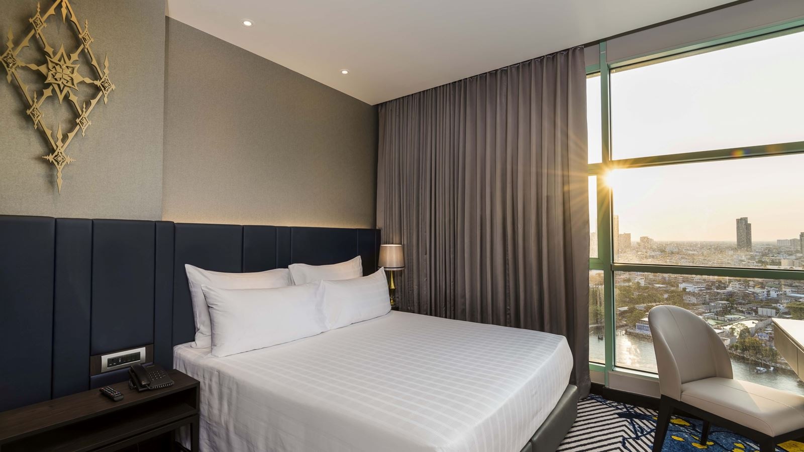 rooms-one-bedroom-skyline-suite