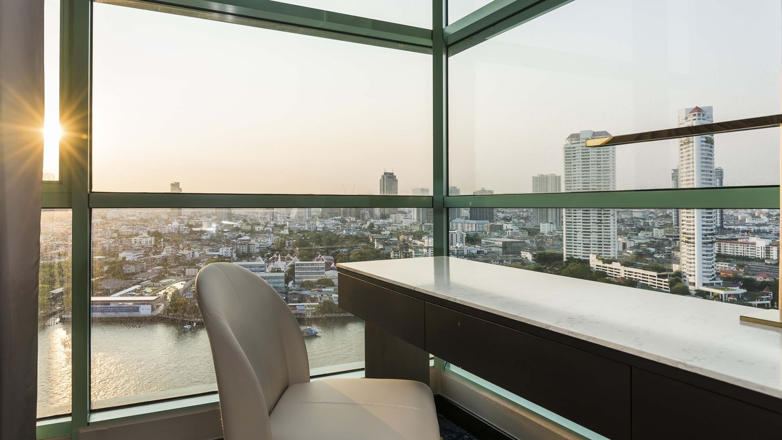 rooms-one-bedroom-skyline-suite