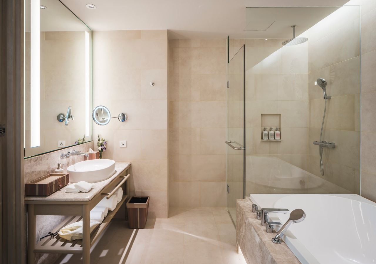 rooms-2-bedroom-family-pool-suite