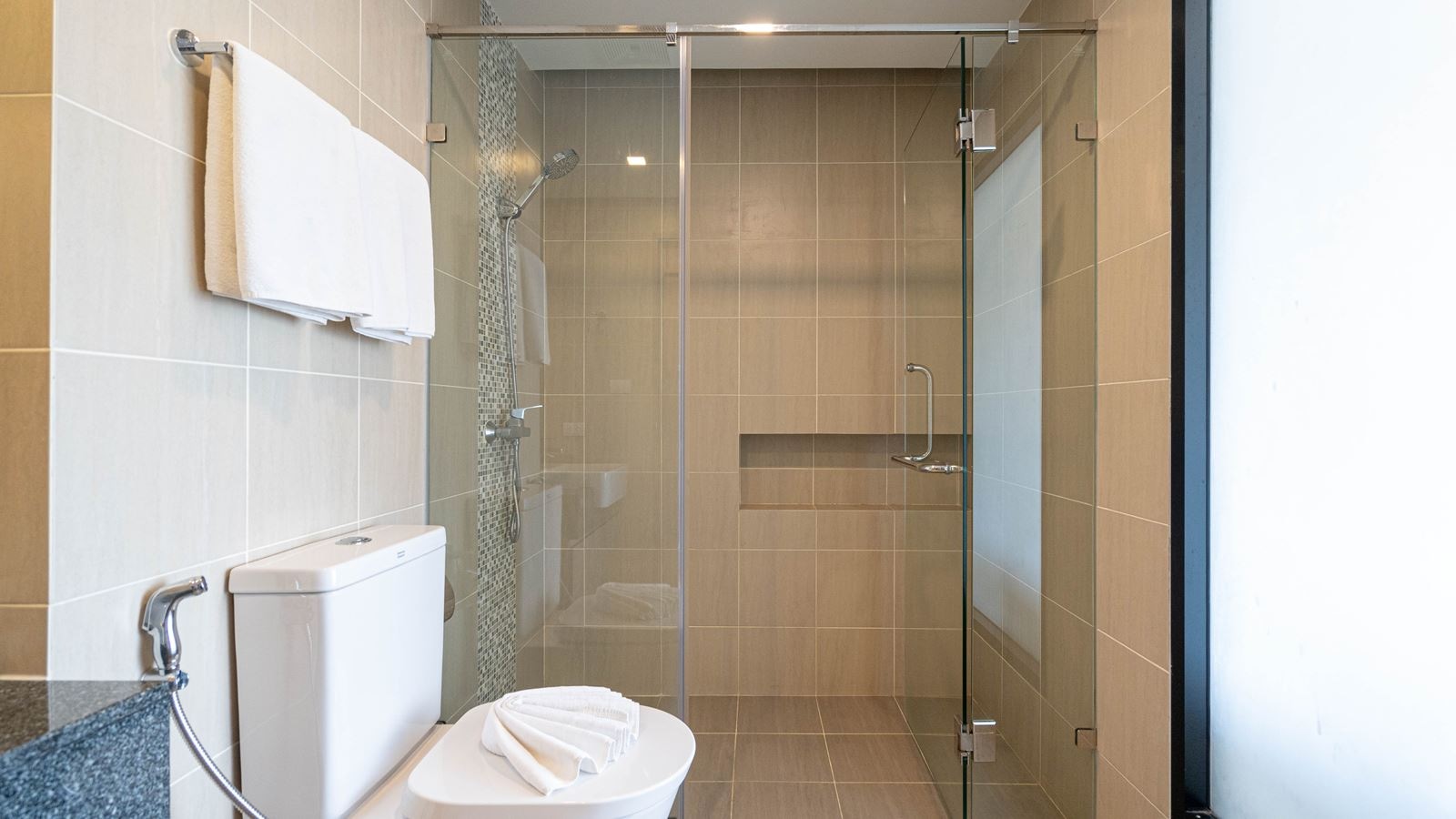 rooms-grand-deluxe-room