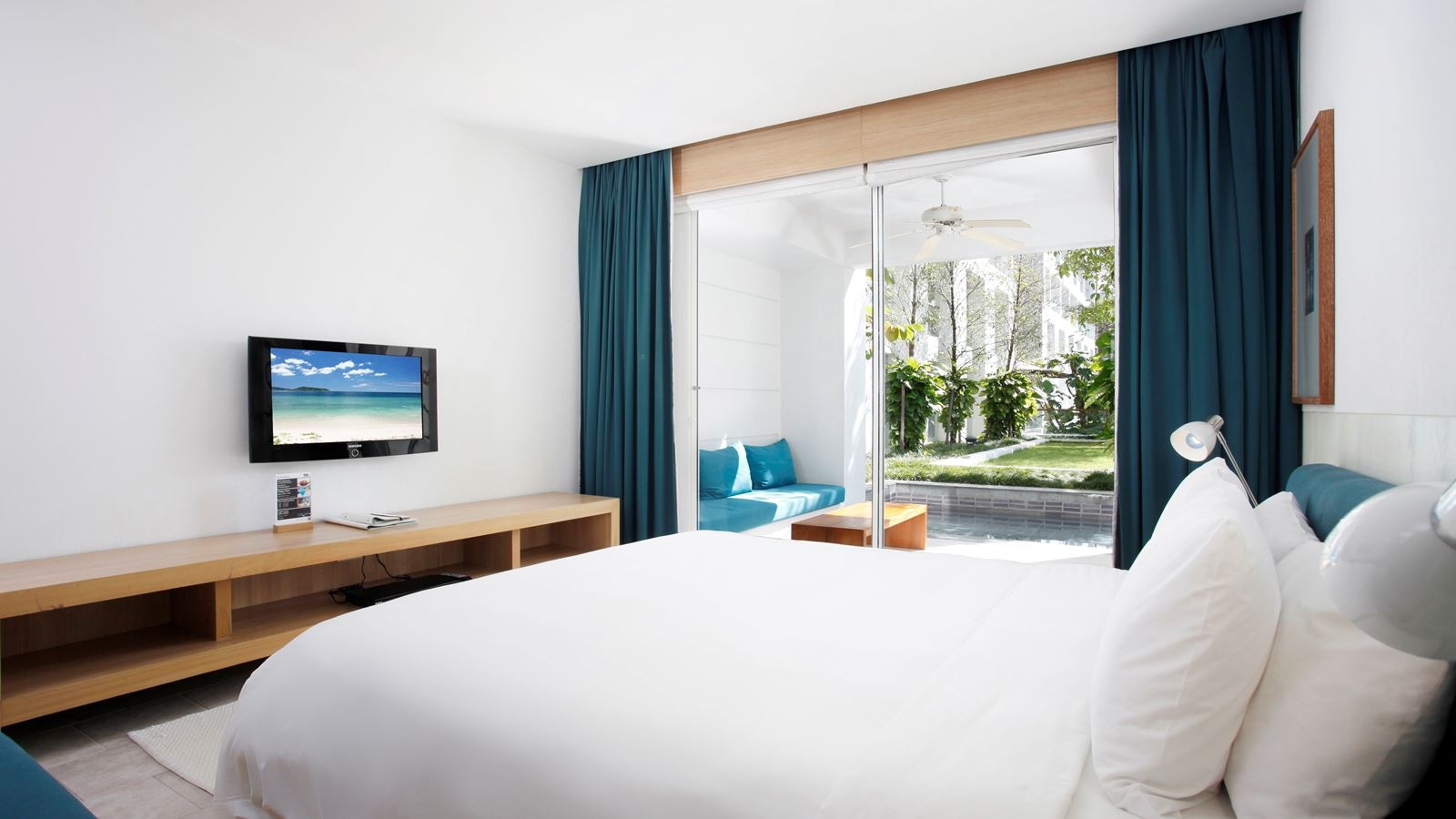 rooms-plunge-pool-daydream