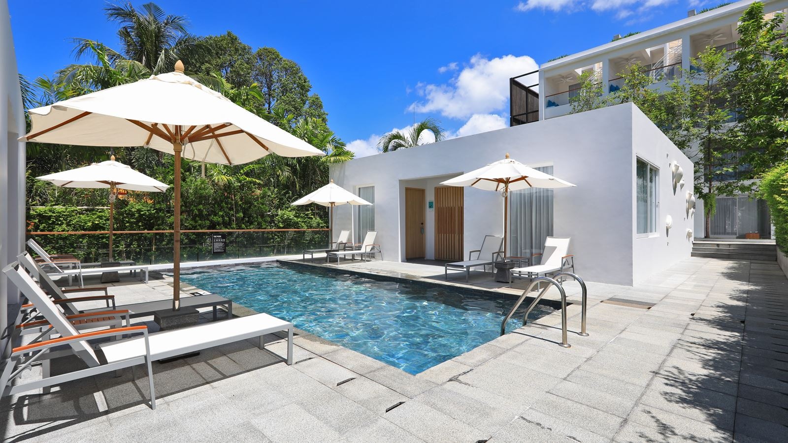 rooms-atrium-pool-villa