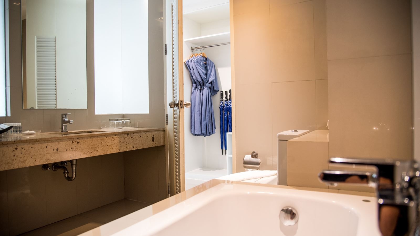 rooms-view-pent-quad-bed