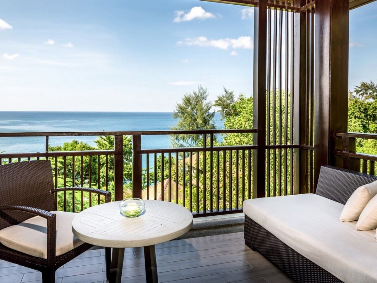 rooms-ocean-grand-child-sharing-bed