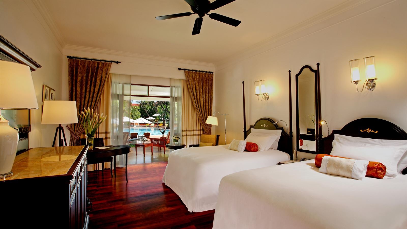 rooms-premium-deluxe-room