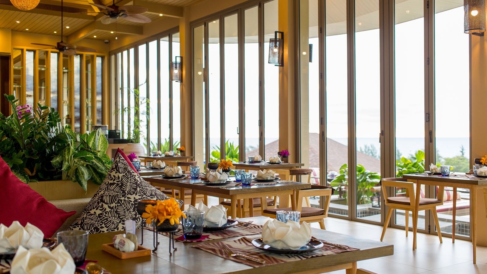 restaurants-charm-thai