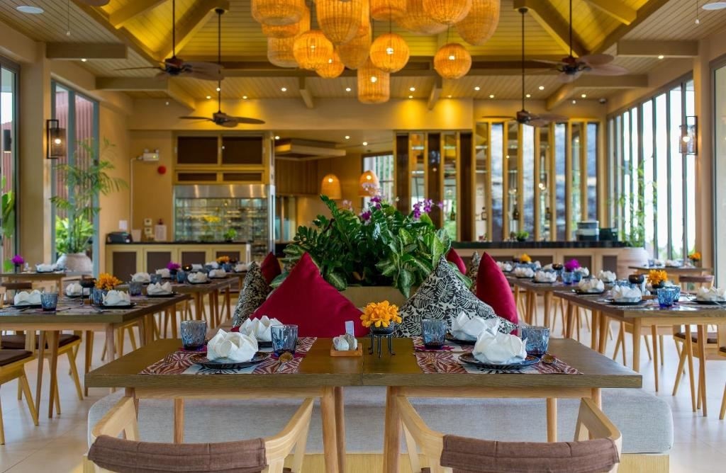 restaurants-charm-thai