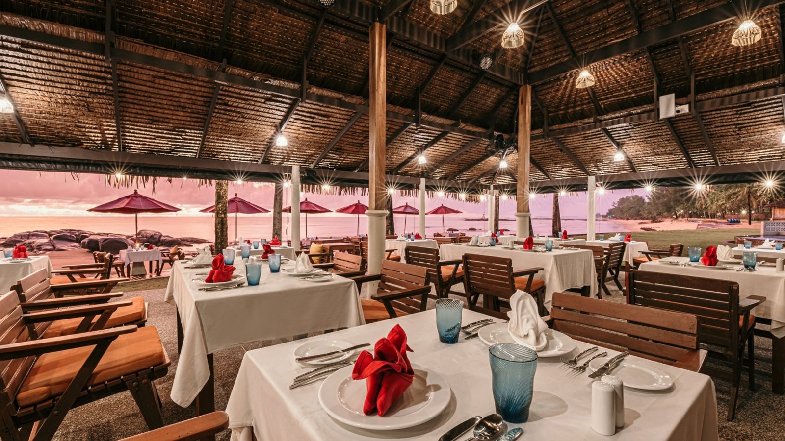 restaurants-sundowner-beach-terrace