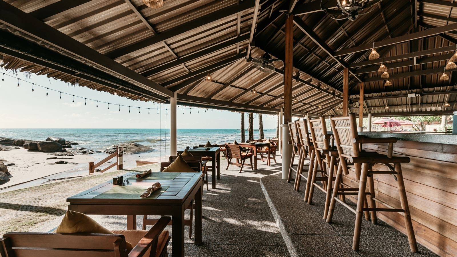 restaurants-sundowner-beach-terrace