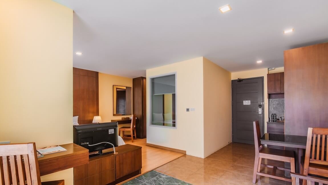 rooms-deluxe-suite-city-view