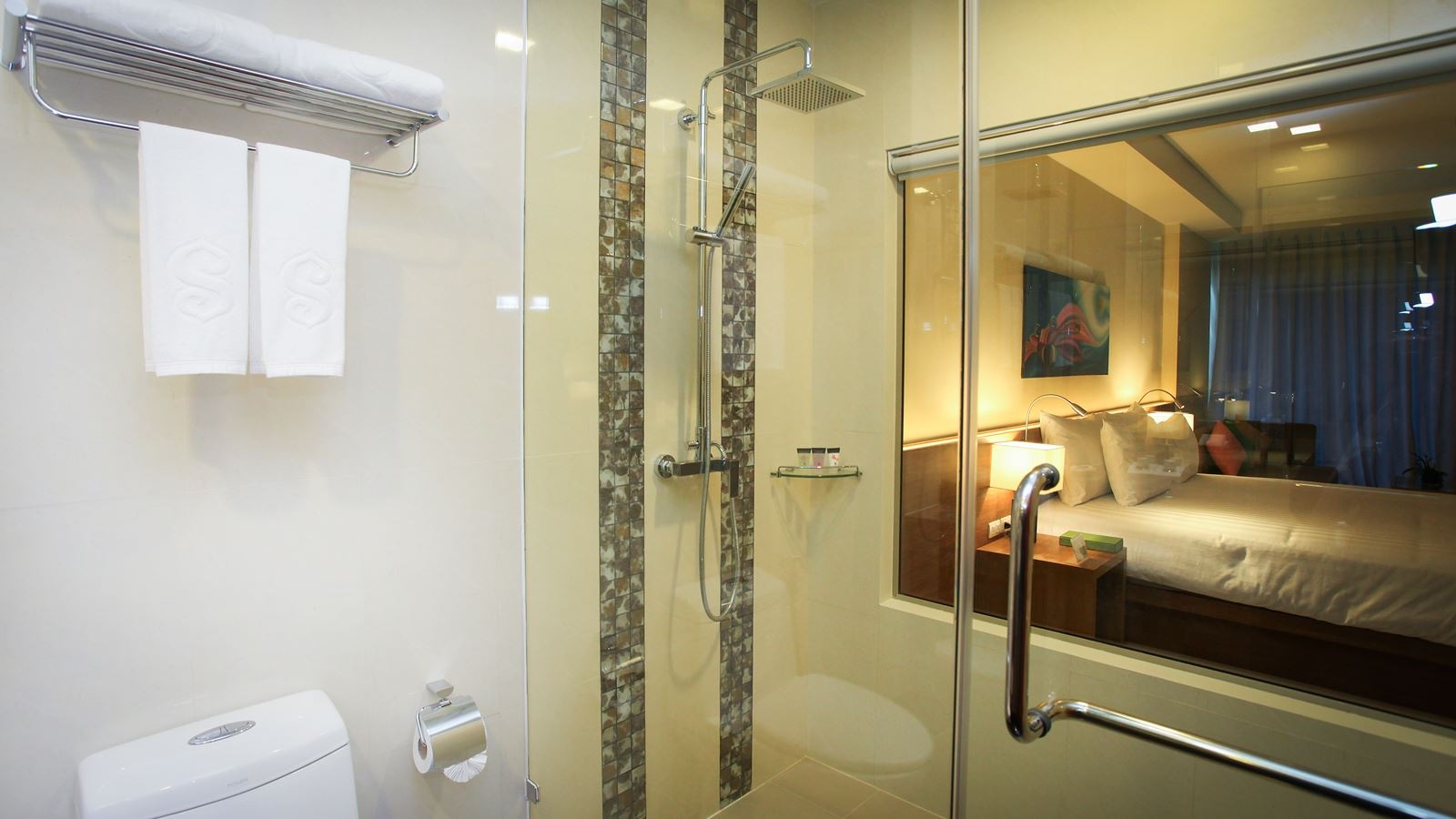 rooms-deluxe-city-view