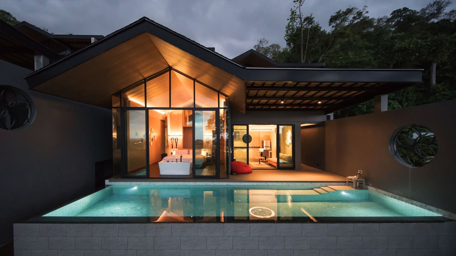 rooms-one-bedroom-pool-villa-city-view