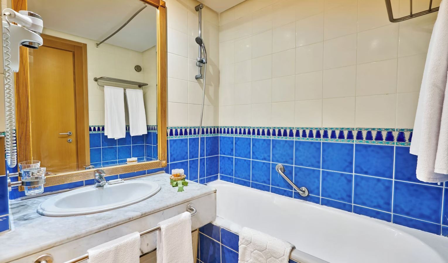 rooms-double-sea-sideview