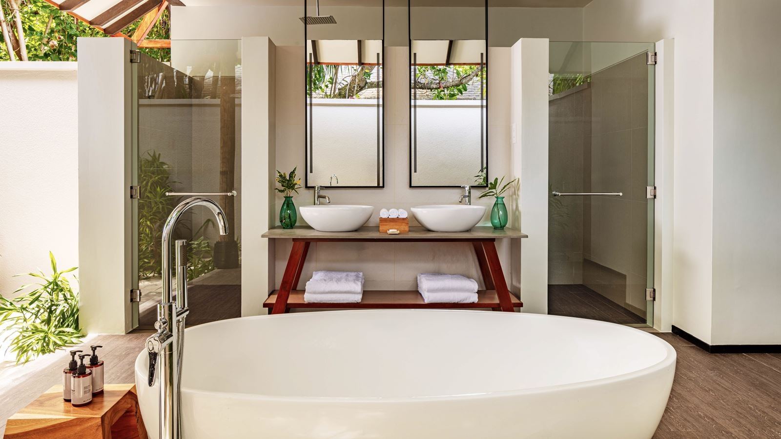 rooms-sunrise-beach-villa