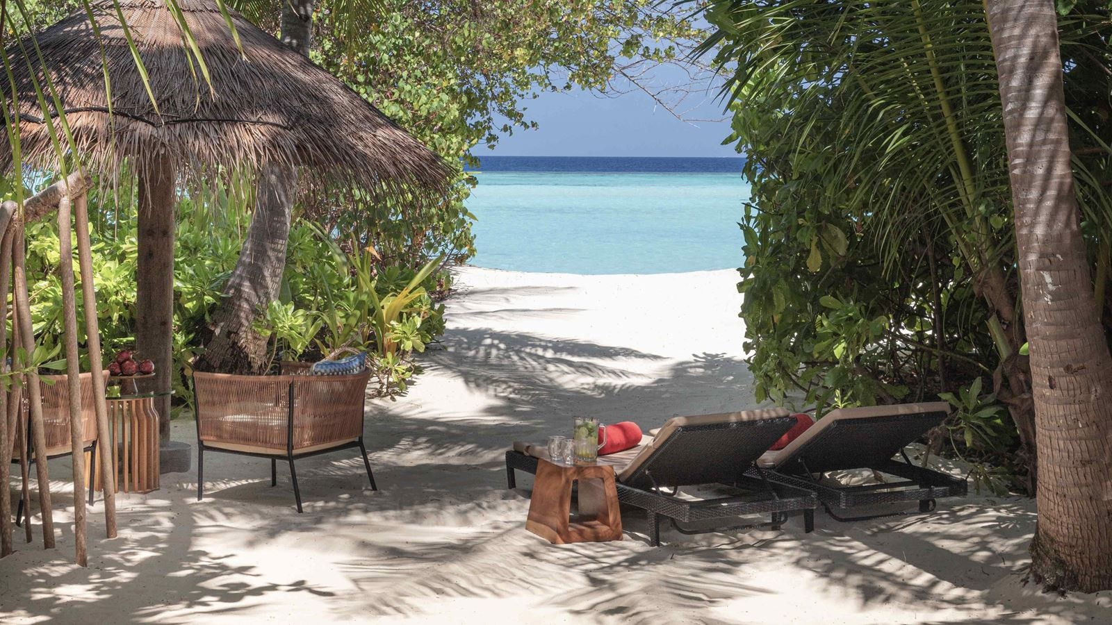 rooms-sunrise-beach-villa